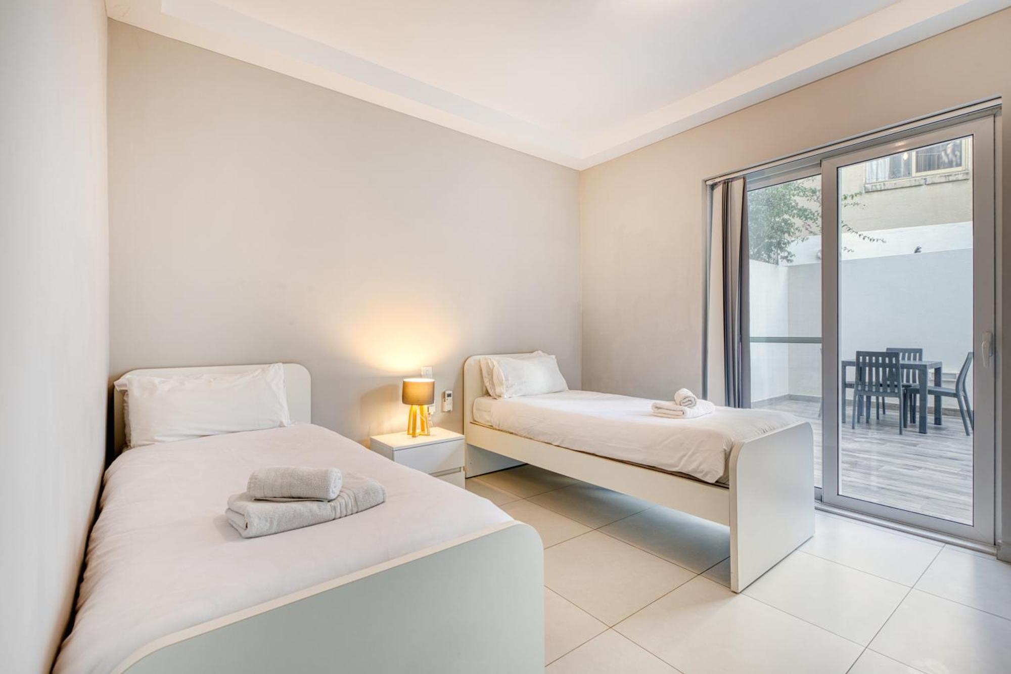Unique Two Bedroom Apt With Huge Outdoor Area And Close To Entertainment Is-Swieqi Esterno foto