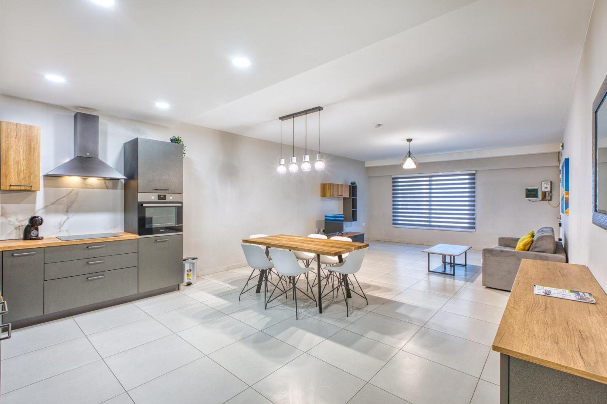 Unique Two Bedroom Apt With Huge Outdoor Area And Close To Entertainment Is-Swieqi Esterno foto